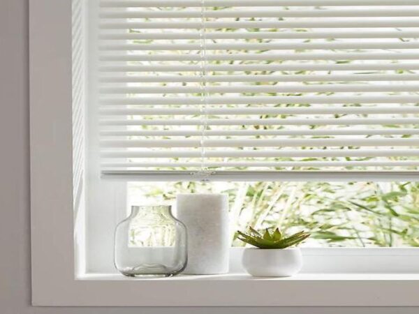 Do You Want A Stunning Designer Look Use Venetian Blinds & Curtains Together